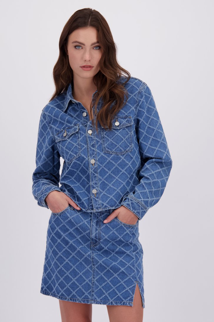 Le devant de Veste en jean bleue à motif à carreaux effiloché de JDY pour Femmes