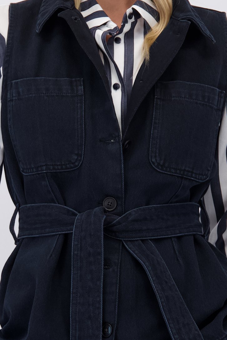 Détail de Veste en jean noire sans manches avec lien à nouer de Liberty Island Denim pour Femmes