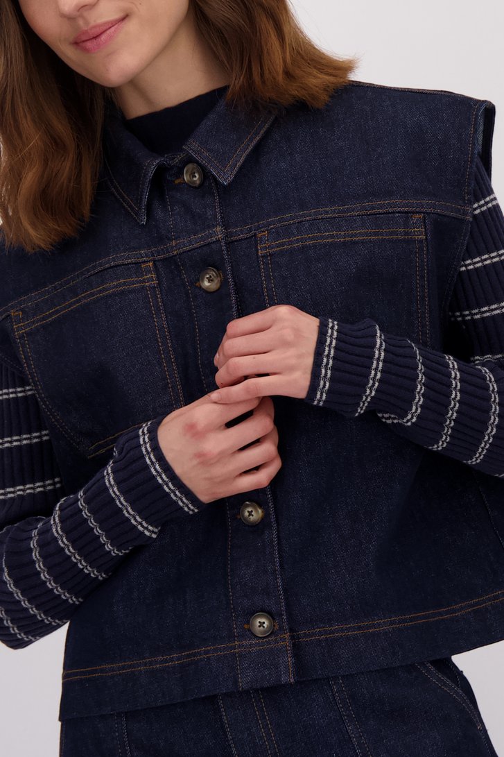 Détail de Veste en jean sans manches bleu foncé de LŌVING pour Femmes