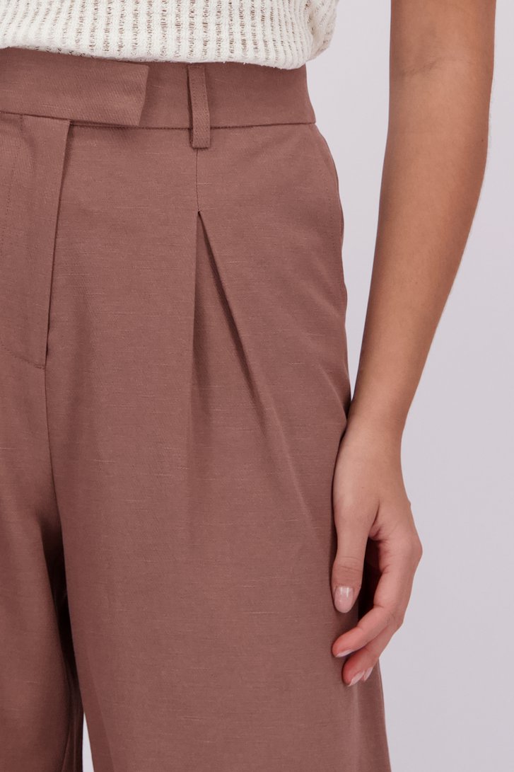 Detail van Wijde bruine broek door Louise voor Dames