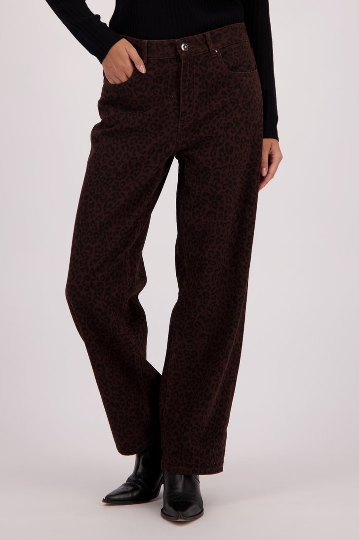 Voorkant van Wijde bruine jeans met luipaardprint door Louise voor Dames