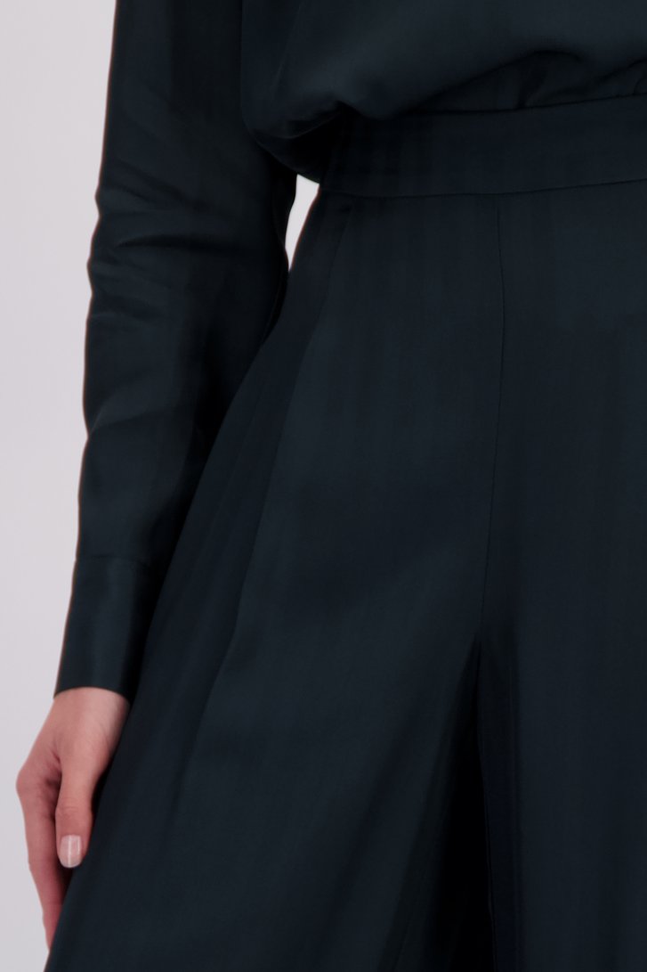 Detail van Wijde donkergroene broek met gestreept motief door D'Auvry voor Dames