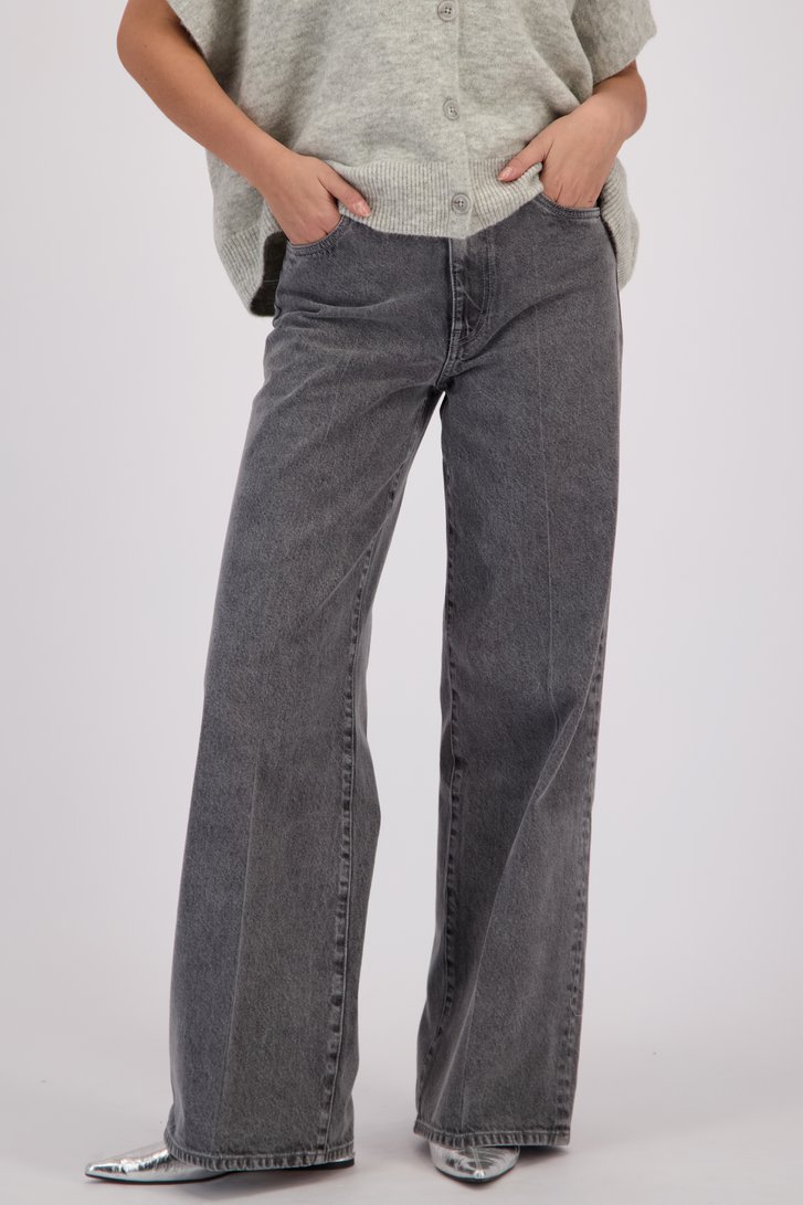 Voorkant van Wijde grijze jeans door Louise voor Dames