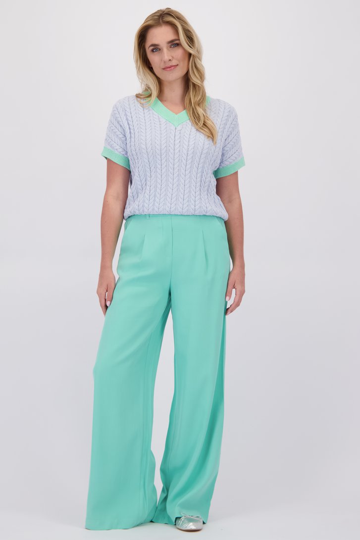 Voorkant van Wijde groene broek  door Libelle voor Dames
