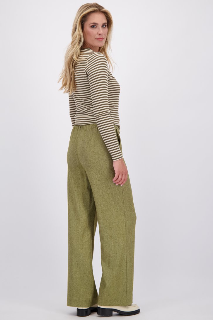 Achterkant van Wijde groene broek met elastische tailleband door Libelle voor Dames