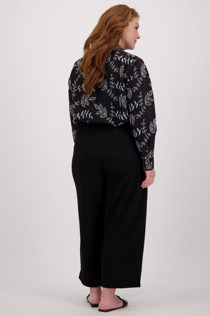 Achterkant van Wijde zwarte broek - 7/8 lengte door Kaffe Curve voor Dames