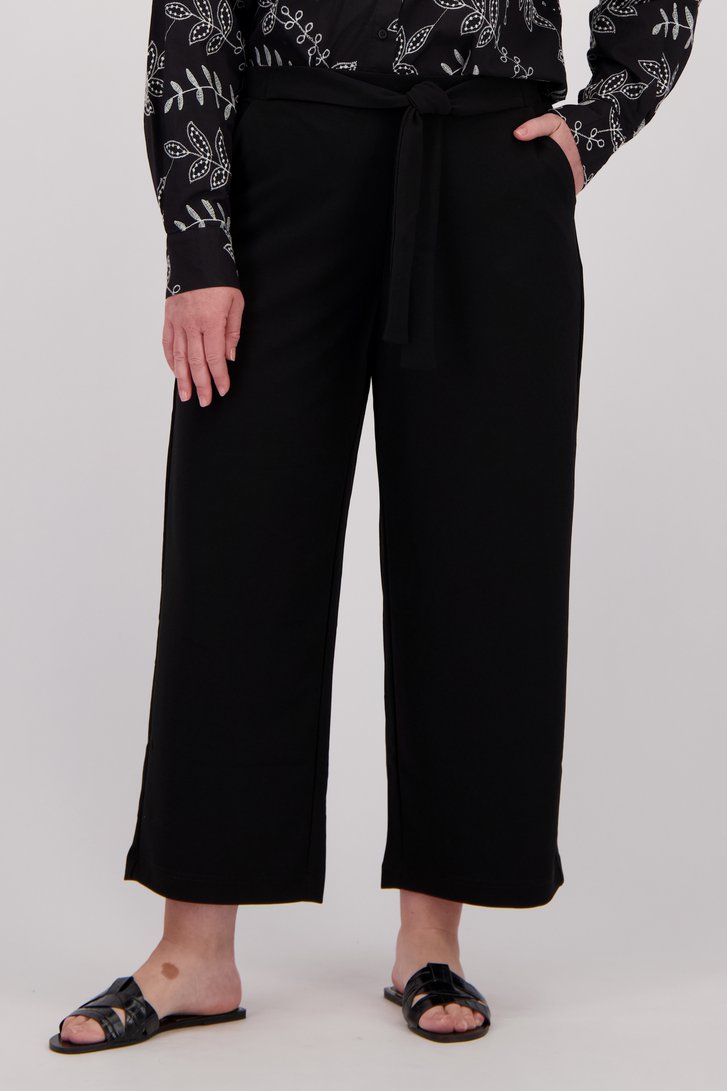 Detail van Wijde zwarte broek - 7/8 lengte door Kaffe Curve voor Dames