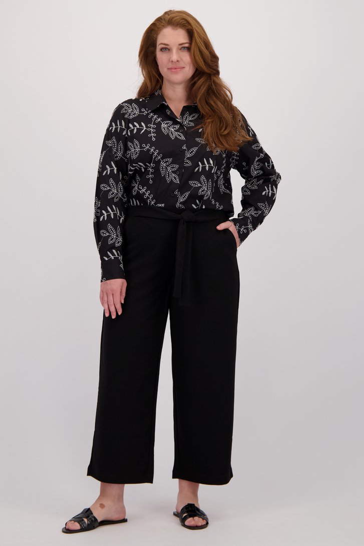Voorkant van Wijde zwarte broek - 7/8 lengte door Kaffe Curve voor Dames