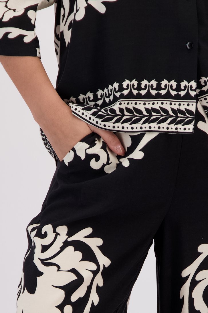 Detail van Wijde zwarte broek met lichtbeige print door JDY voor Dames