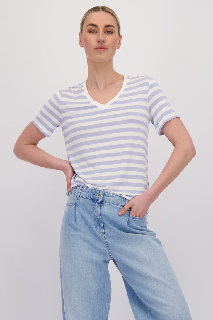 Voorkant van Wit-blauw gestreepte T-shirt met V-hals door Liberty Island voor Dames