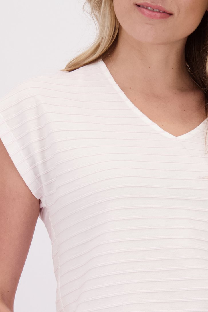 Detail van Wit-roze gestreept T-shirt  door Libelle voor Dames