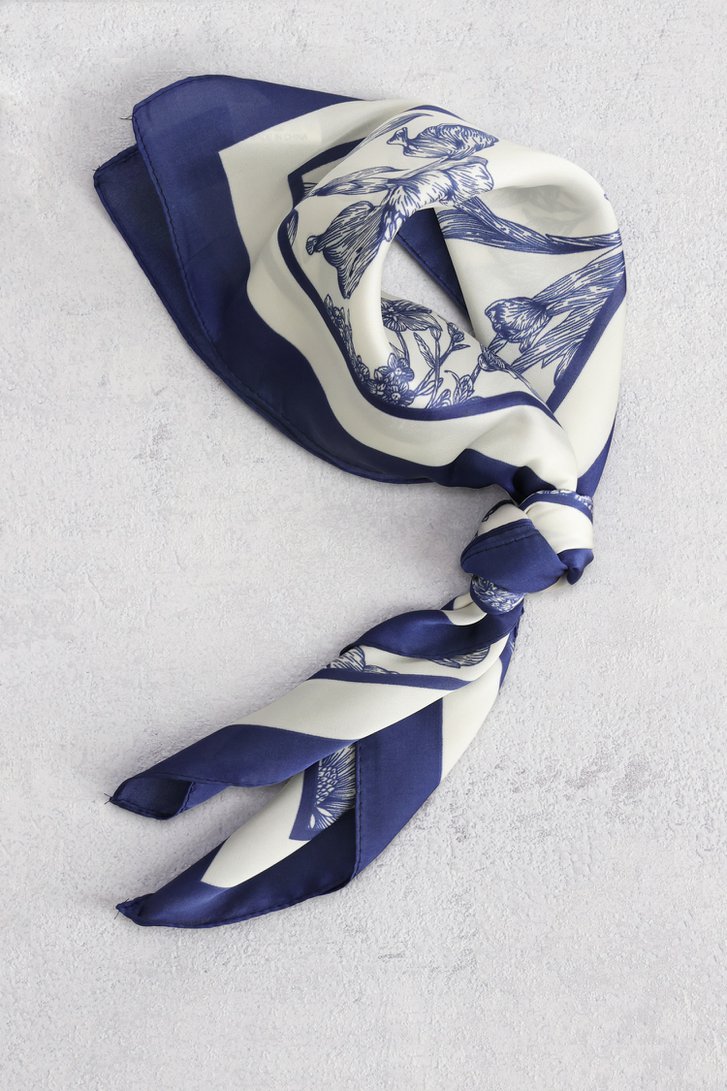 Voorkant van Wit sjaaltje met blauwe print door Liberty Island voor Dames