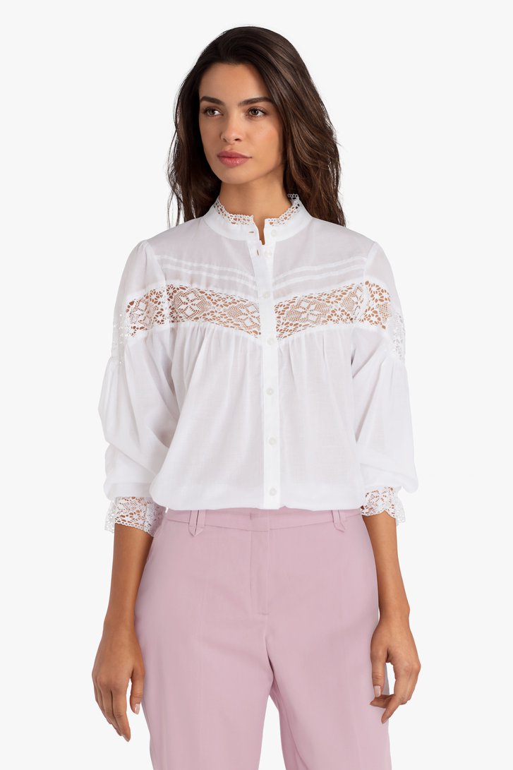 Witte blouse met kanten details