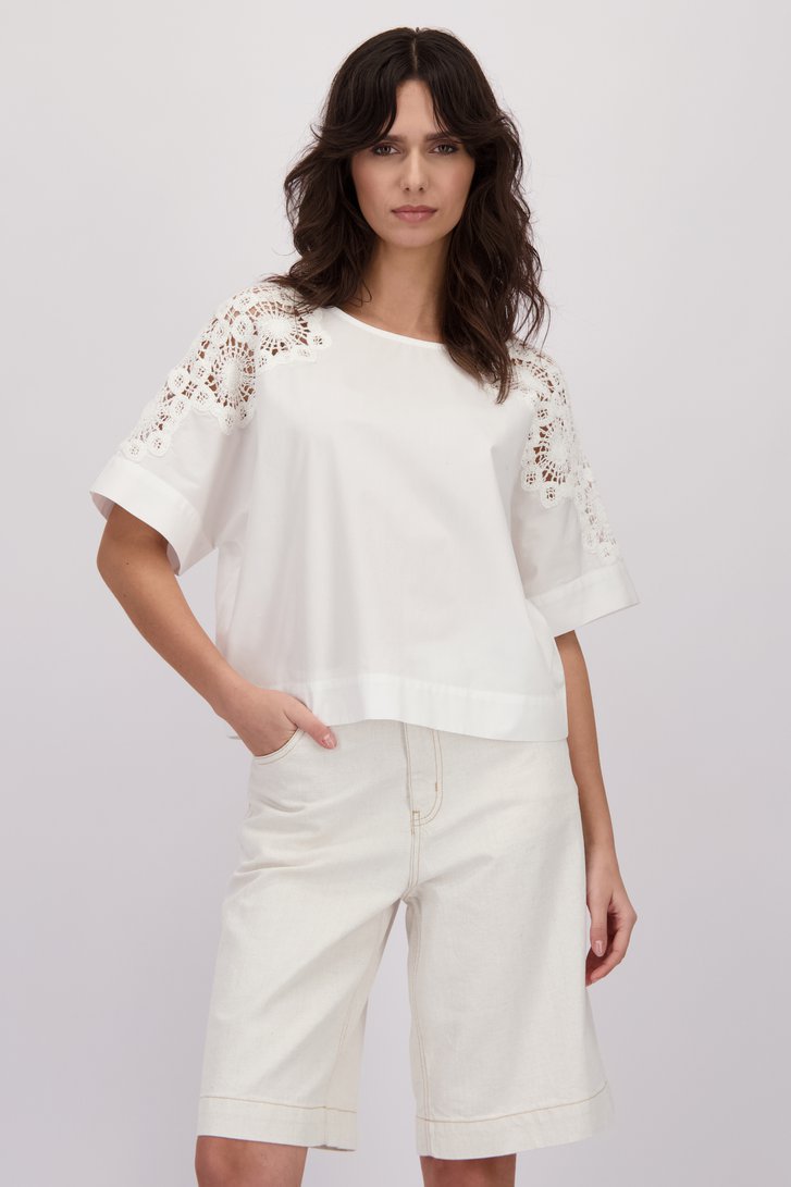 Voorkant van Witte blouse met opengewerkte mouwen door Louise voor Dames