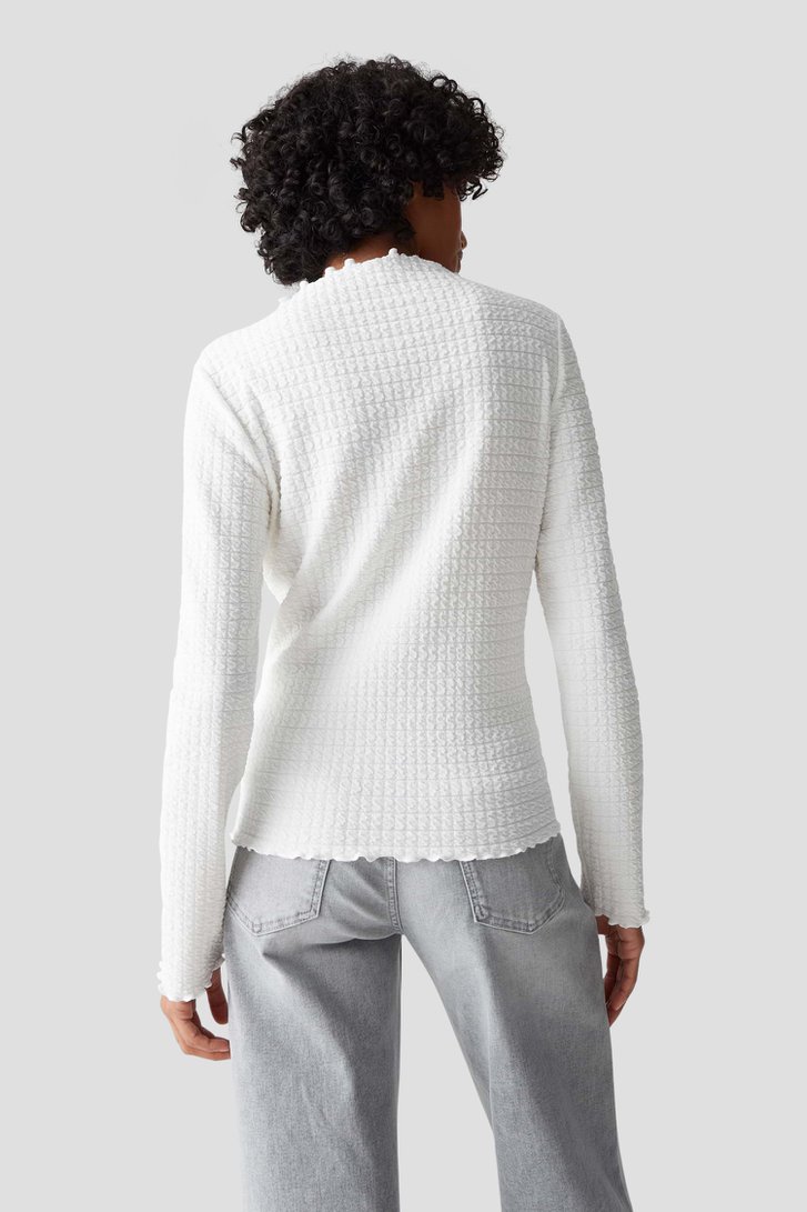 Achterkant van Witte longsleeve met structuur door Opus voor Dames