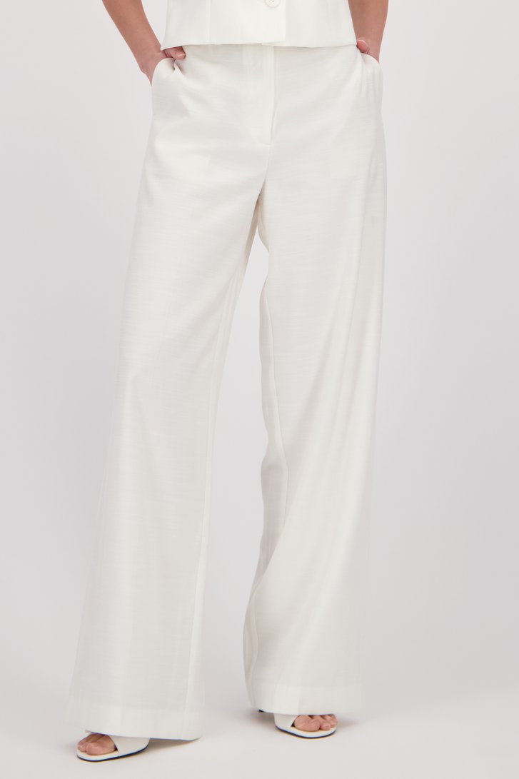 Detail van Witte wijde broek door D'Auvry voor Dames