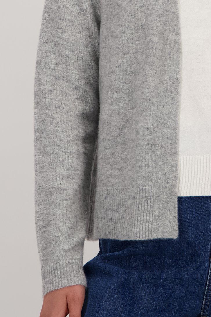 Detail van Zachte lichtgrijze cardigan zonder knopen door Liberty Island voor Dames