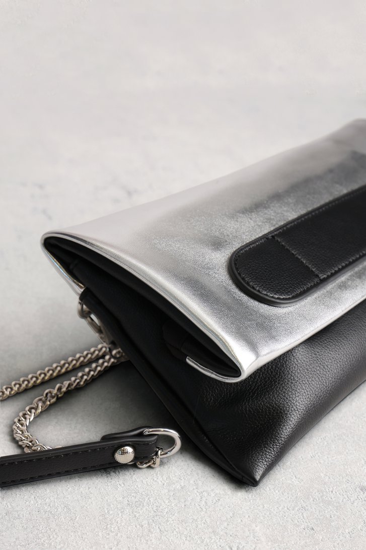 Productfoto 1 van Zilveren clutch met afneembare schouderriem door Liberty Island voor Dames