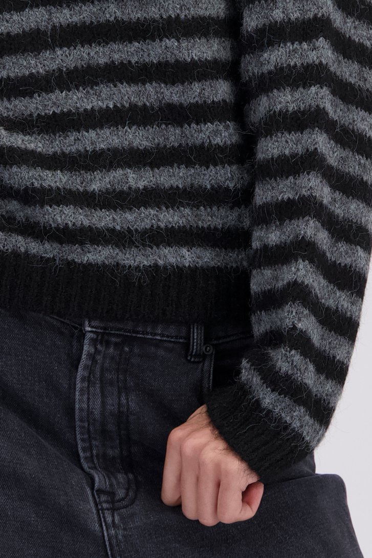 Detail van Zwart-grijs gestreepte trui door JDY voor Dames