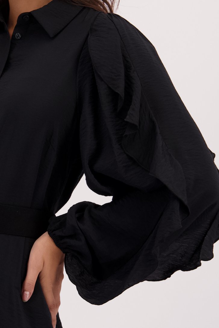 Detail van Zwart kleedje met rushes door Louise voor Dames