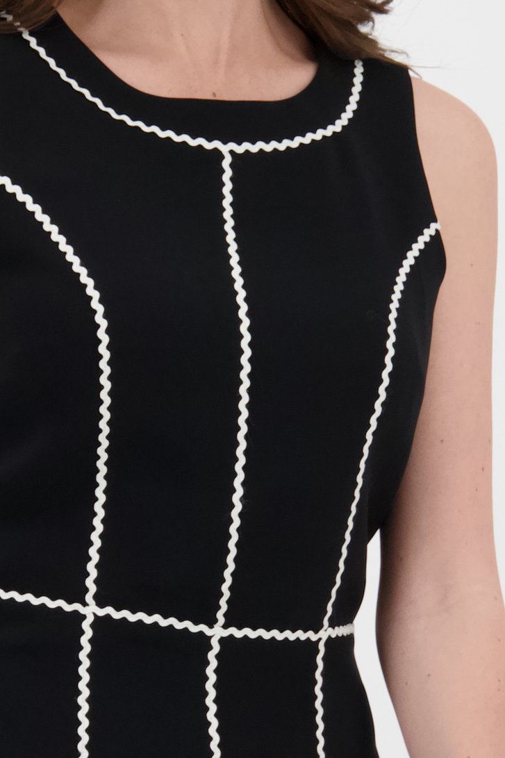 Zwart kleedje met witte details van D'Auvry voor Dames