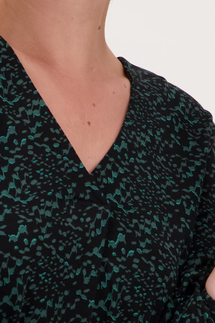 Zwart T-shirt met fijne groene print van Opus voor Dames