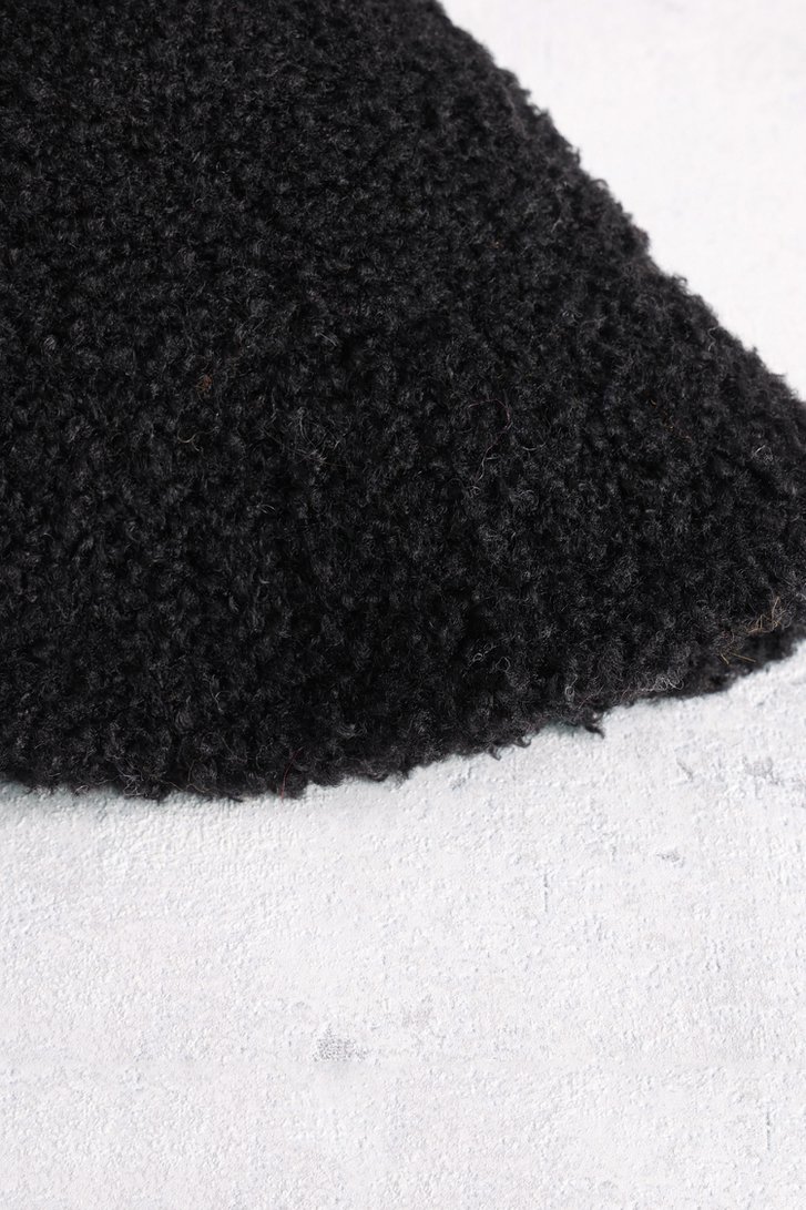Productfoto 1 van Zwarte bucket hat in teddy door Modeno voor Dames