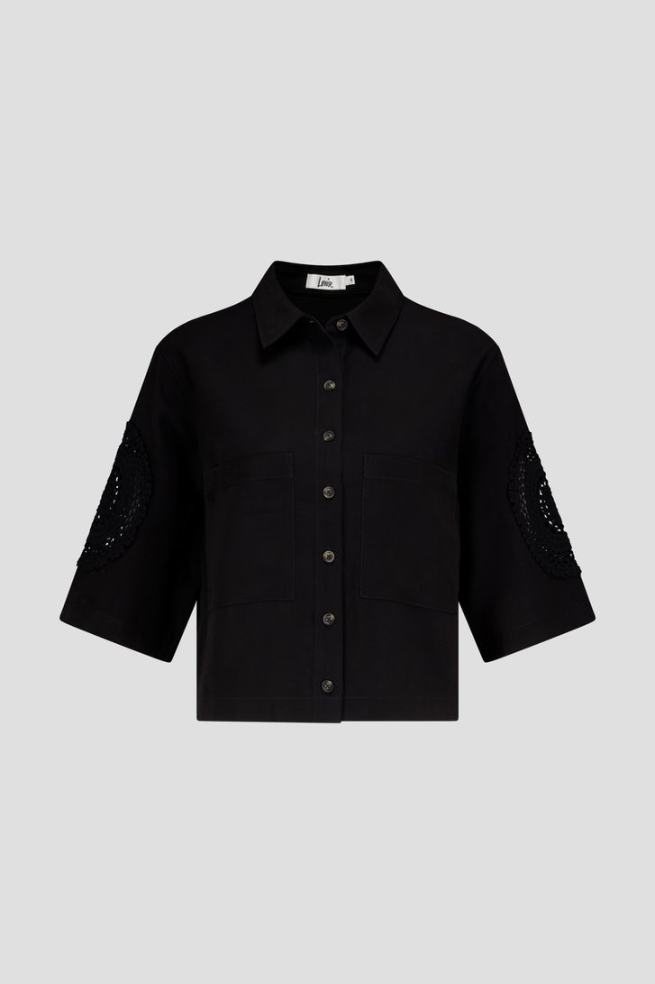 Zwarte cropped blouse met gehaakt detail van Louise voor Dames