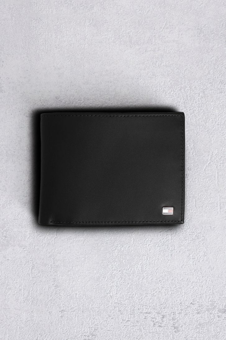 Voorkant van Zwarte lederen portemonnee  door Tommy Hilfiger voor Heren