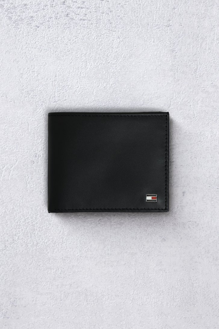 Voorkant van Zwarte lederen portemonnee  door Tommy Hilfiger voor Heren