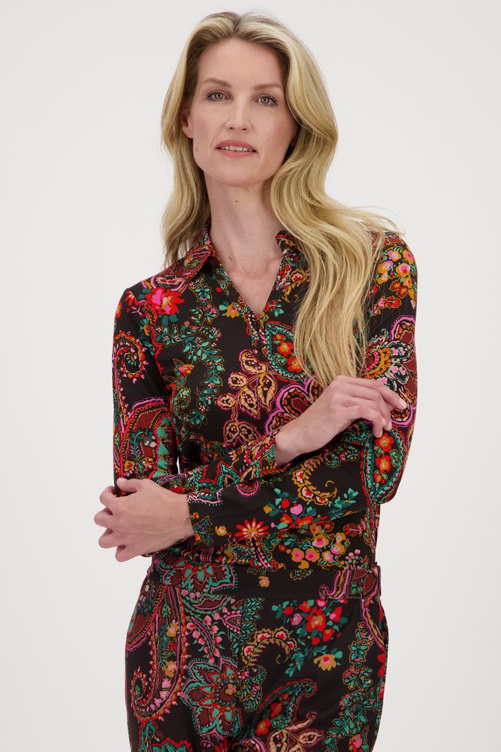 Zwarte polo met kleurrijke paisley print van Claude Arielle voor Dames