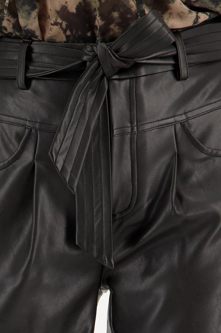 Zwarte short in faux leather van Louise voor Dames