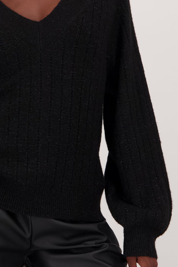 Detail van Zwarte trui met glitters door JDY voor Dames
