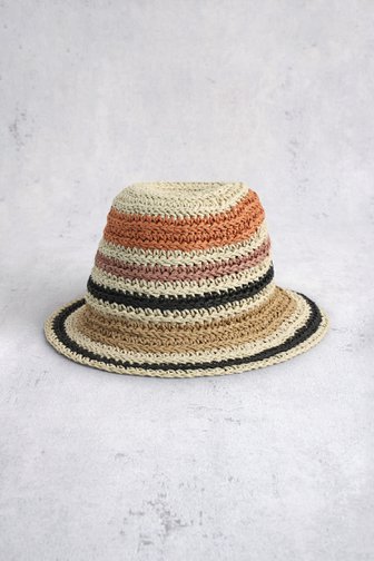 Voorkant van Beige gehaakte hoed met strepen in warme tinten door Modeno voor Dames