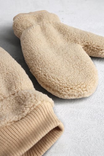 Voorkant van Beige teddy wanten met wol door Opus voor Dames