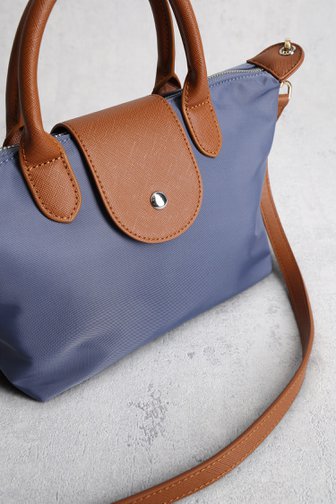 Voorkant van Blauwe tas met bruine leather afwerking door Liberty Island voor Dames