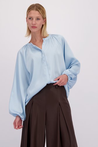 Blouse bleu clair à manches bouffantes