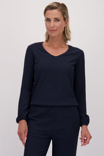 Le devant de Blouse bleu foncé texturée à col en V de Claude Arielle pour Femmes