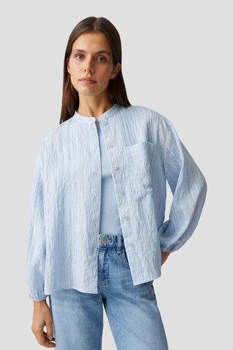Le devant de Blouse bleue à fines rayures noires de Opus pour Femmes