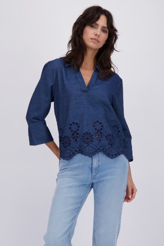 Le devant de Blouse bleue en broderie anglaise à manches 3/4 de JDY pour Femmes