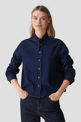 Le devant de Blouse en denim bleu foncé avec ruban à nœuds de Opus pour Femmes