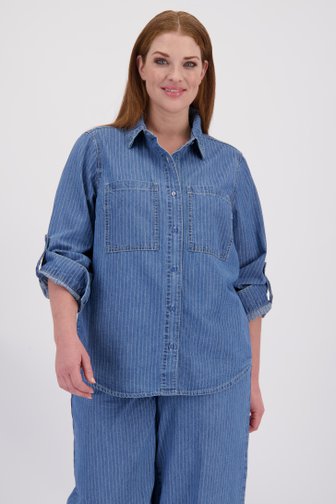 Le devant de Blouse en denim bleue à motif rayé blanc de ONLY Carmakoma pour Femmes