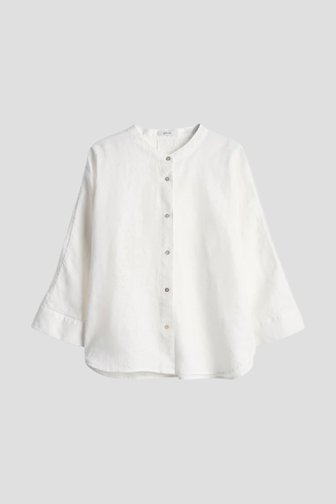 Le devant de Blouse en lin blanc à manches 3/4 de Opus pour Femmes