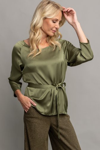 Le devant de Blouse kaki aspect satiné à manches 3/4 de AC by Annelien Coorevits pour Femmes