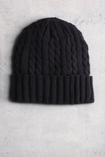 Le devant de Bonnet tricoté bleu foncé à motif torsadé de Liberty Island pour Hommes