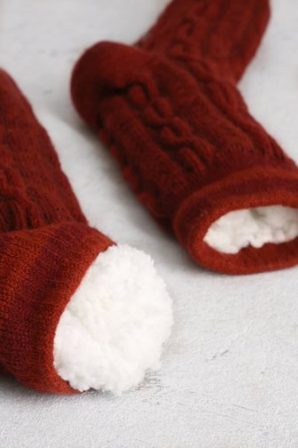 Achterkant van Bordeaux sokken met kabelmotief door Liberty Island voor Dames