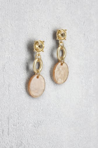 Le devant de Boucles d’oreilles dorées avec pendentif beige de Liberty Island pour Femmes