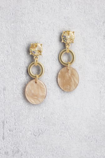 Le devant de Boucles d’oreilles dorées avec pendentif beige de Liberty Island pour Femmes