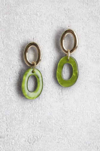 Le devant de Boucles d’oreilles dorées avec pendentif vert de Liberty Island pour Femmes