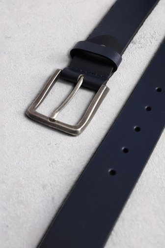 Le devant de Ceinture en cuir bleu marine de Liberty Island pour Hommes
